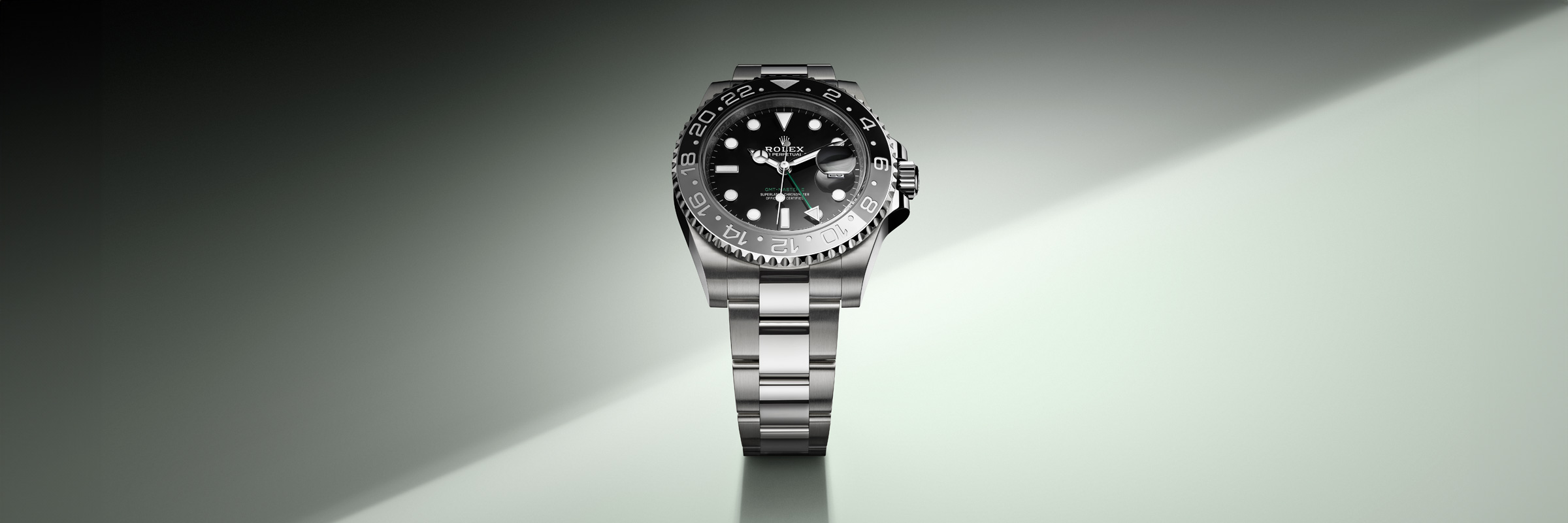 rolex-new-watches-2024-gmt-master-ii-the-harmony-of-contrasts-hub-main-push-portrait